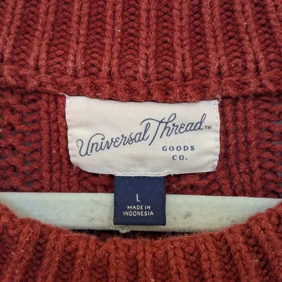 Universal Thread Women's Brick Red Crew Neck Sweater - Picture 2 of 3